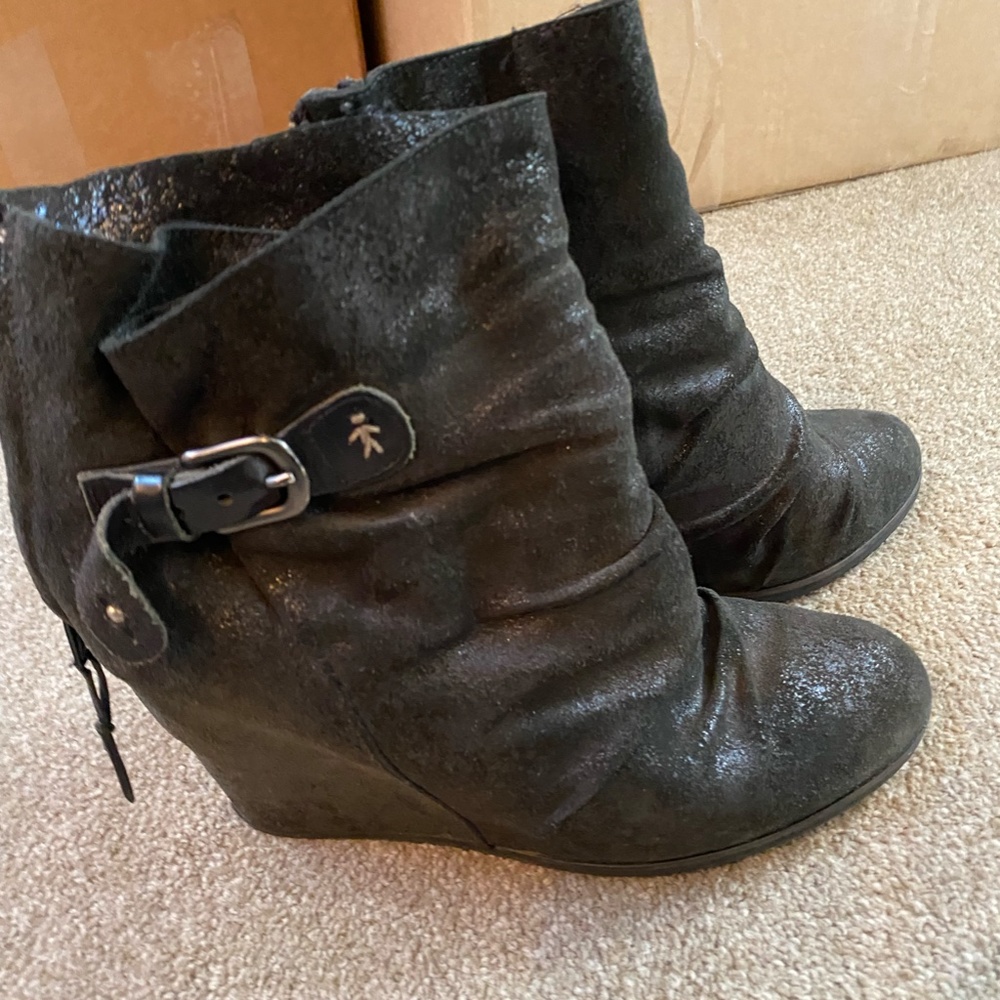 Black Leather Sheen Henry Beguelin Booties